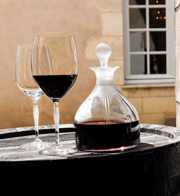 100 POINTS WINE DECANTER