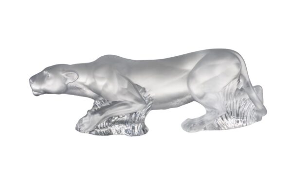 TIMBAVATI LIONESS SCULPTURE