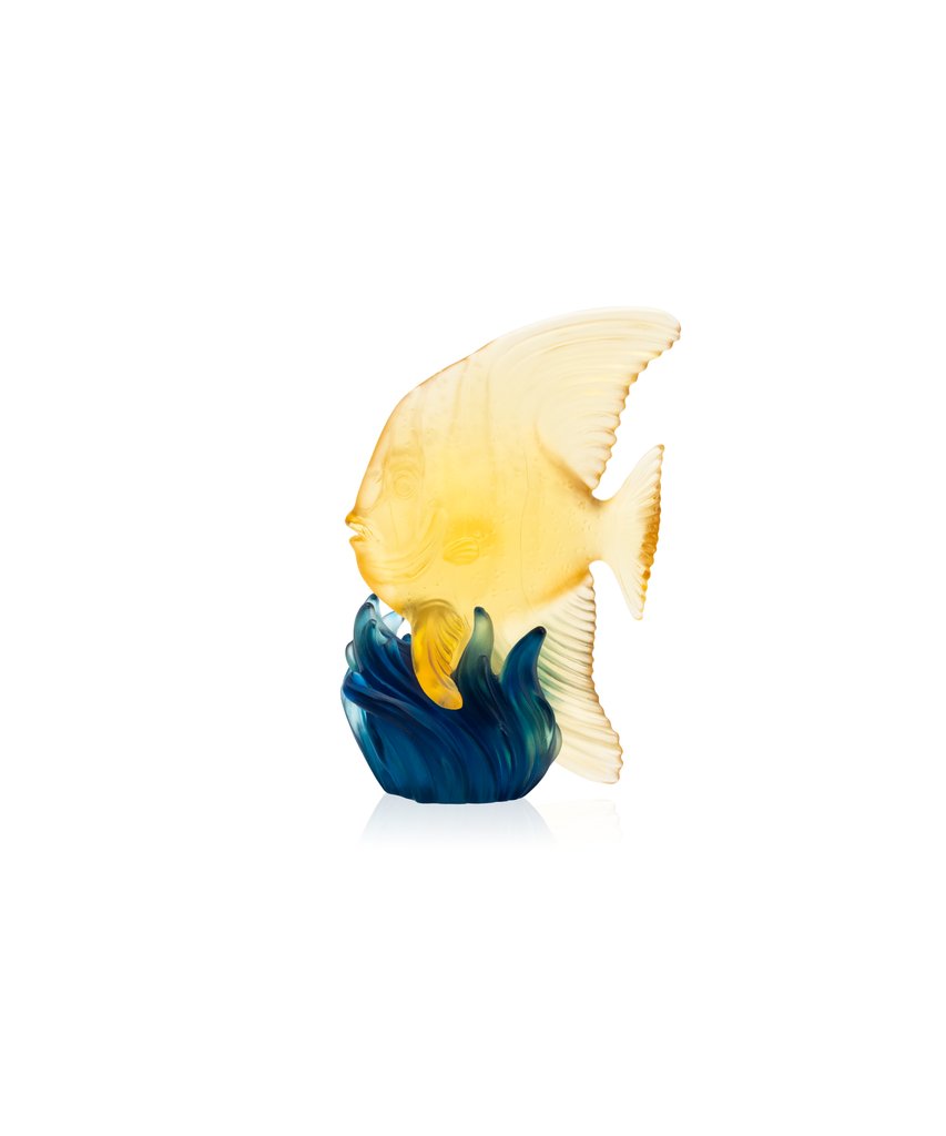 Daum Platax Sculpture, a symphony of aquatic colors, capturing the elegance and vibrancy of marine life.