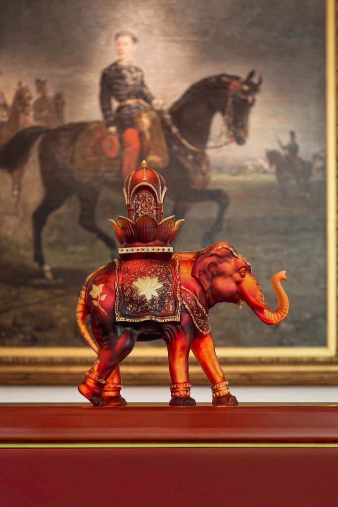 Amber Shalmara elephant in a Limited Edition of 25ex, gold leaf gilding - Image 2