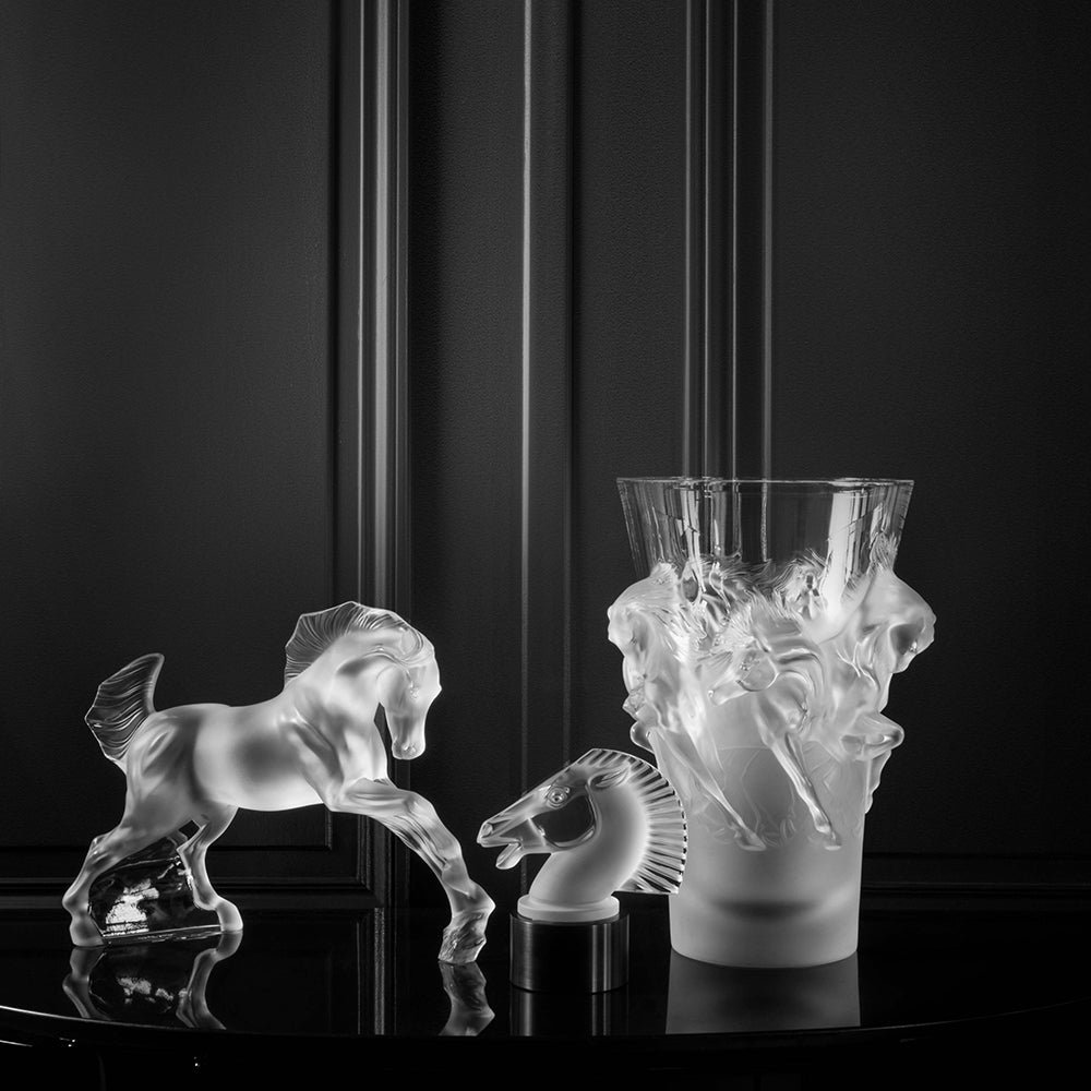HORSE FIGURE - Image 2