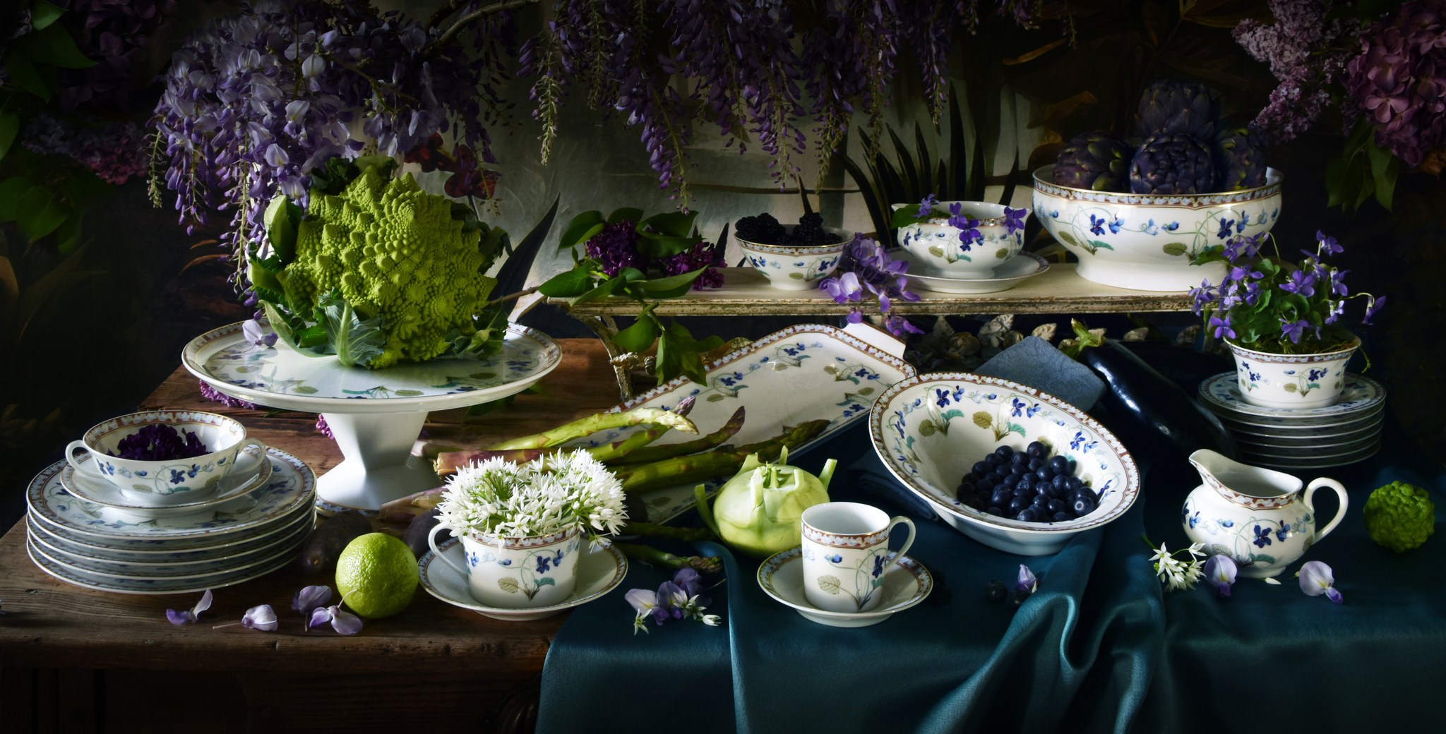 Imperatrice Eugenie — Footed Tart Platter