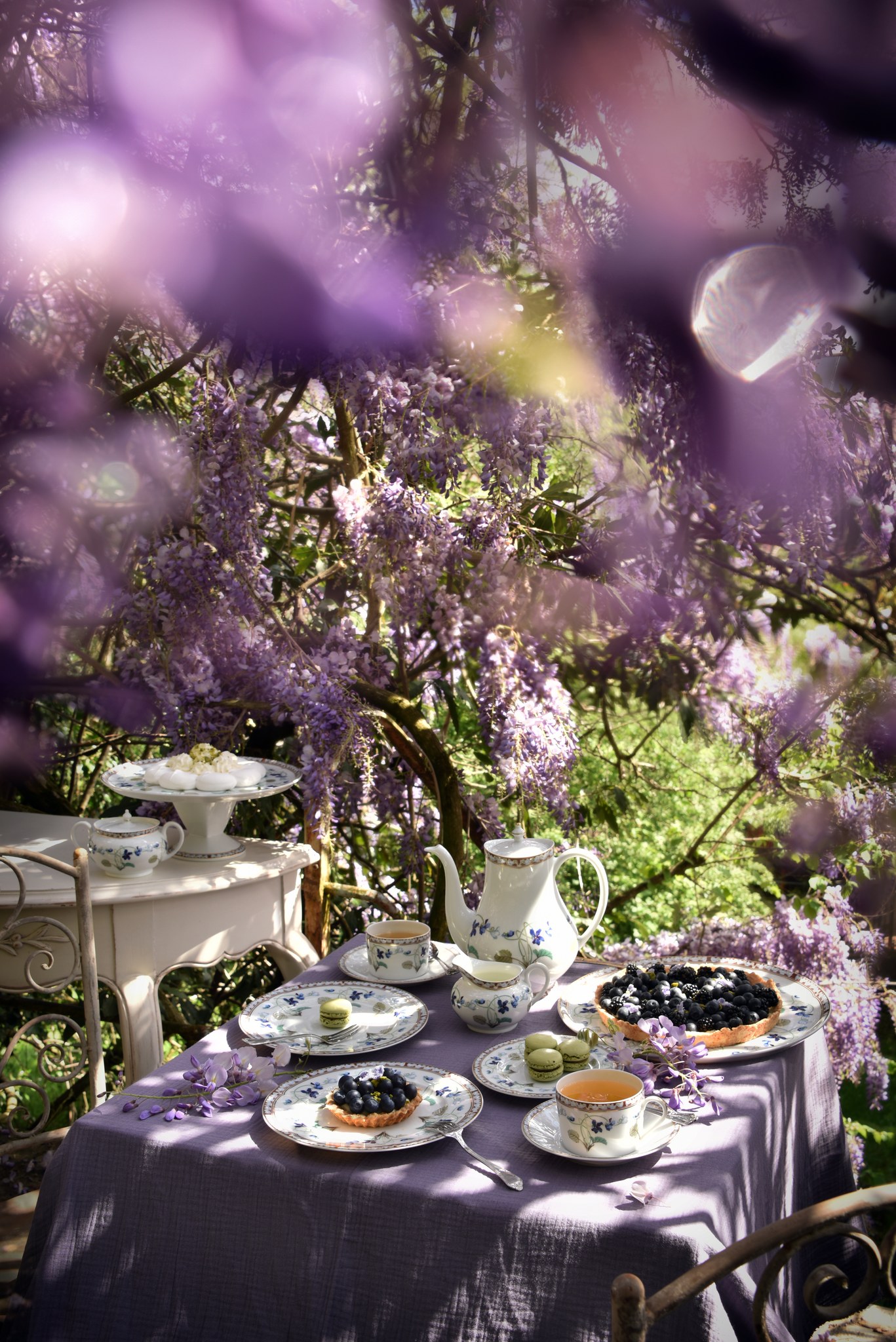 Imperatrice Eugenie — Footed Tart Platter