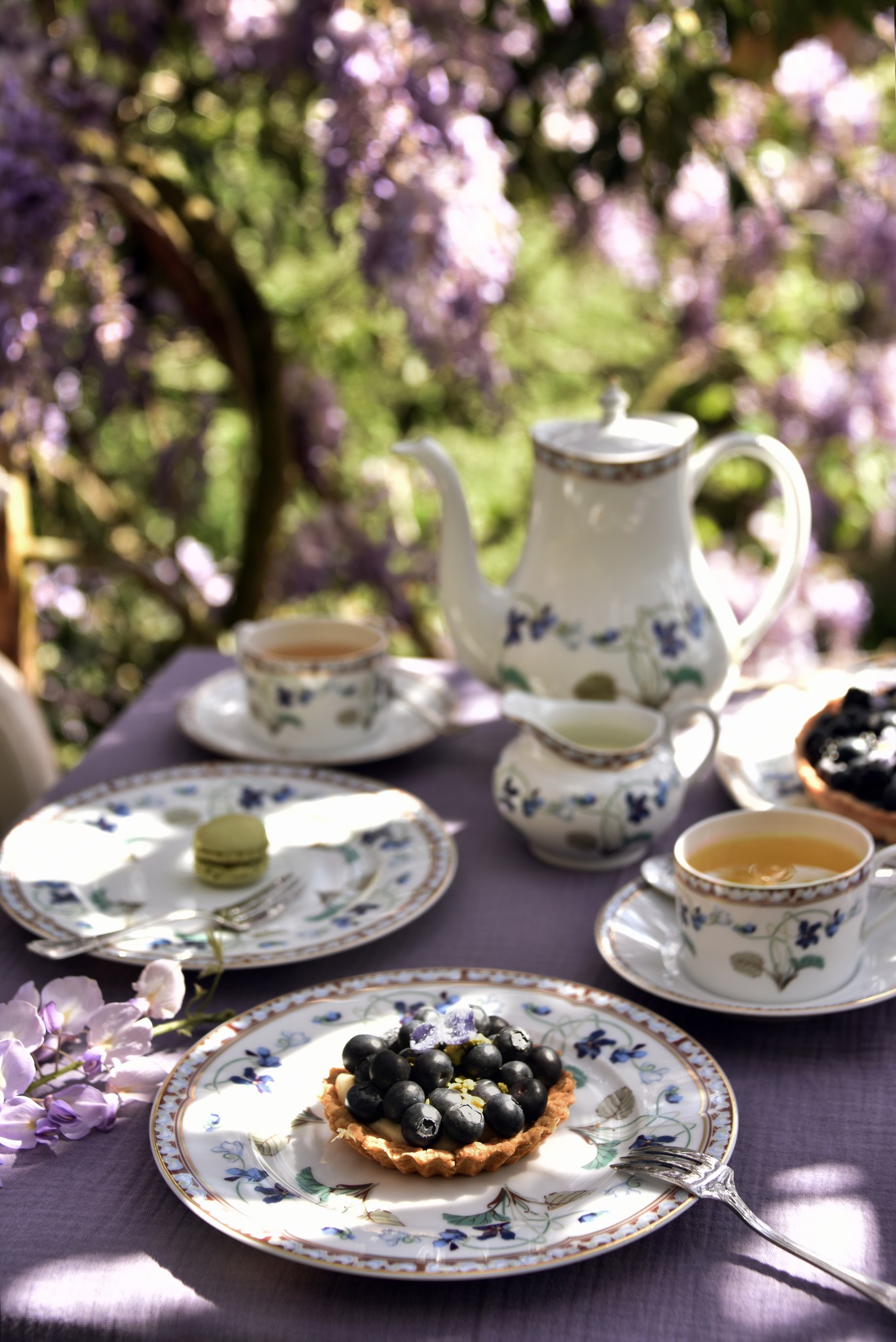 Imperatrice Eugenie — Footed Tart Platter