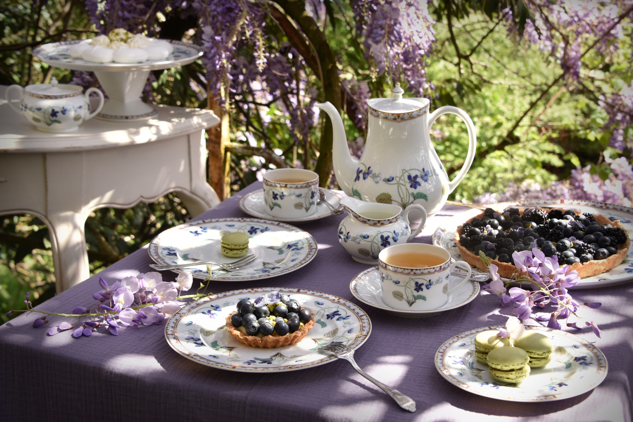 Imperatrice Eugenie — Footed Tart Platter