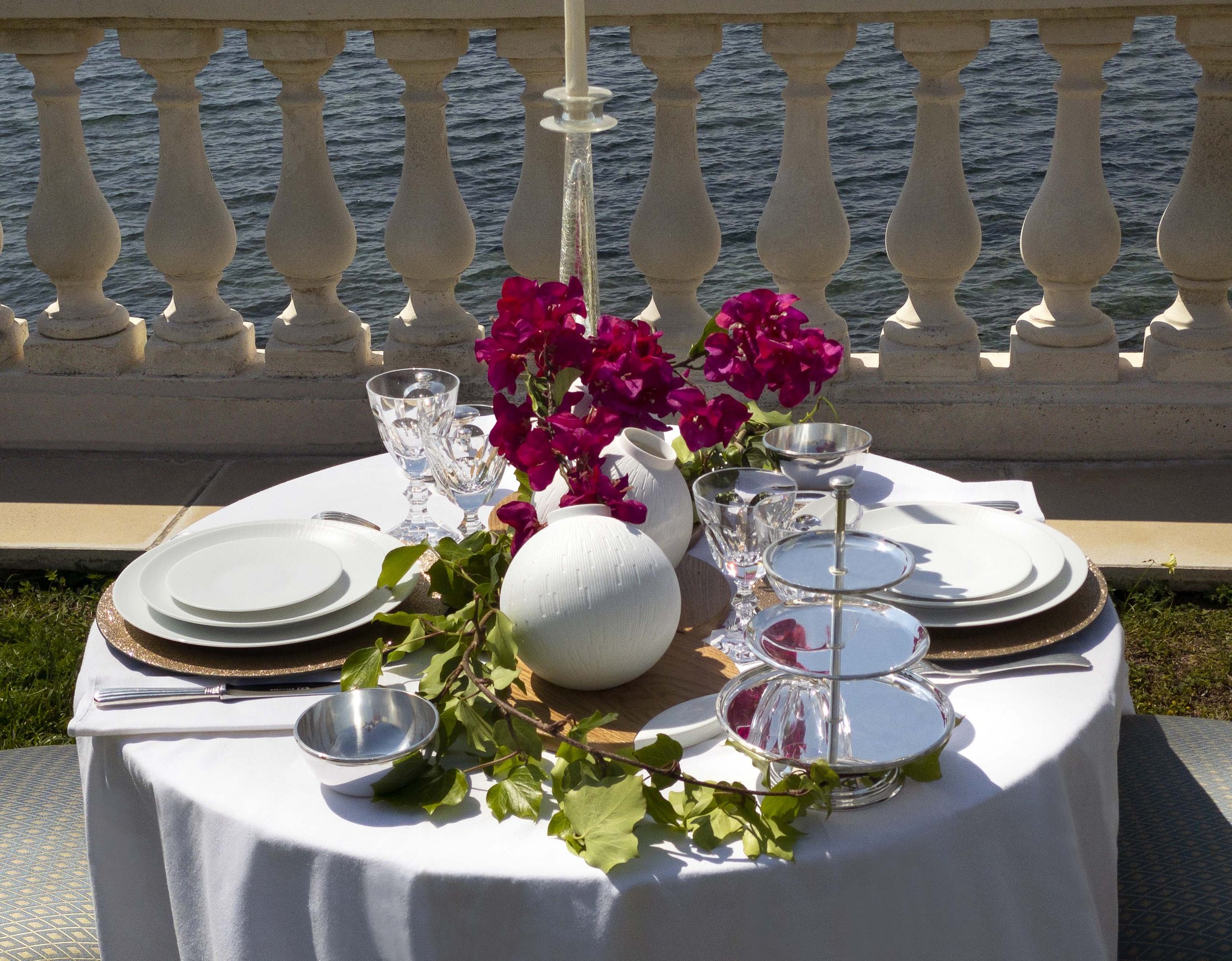 La Rosee — Oval Tray