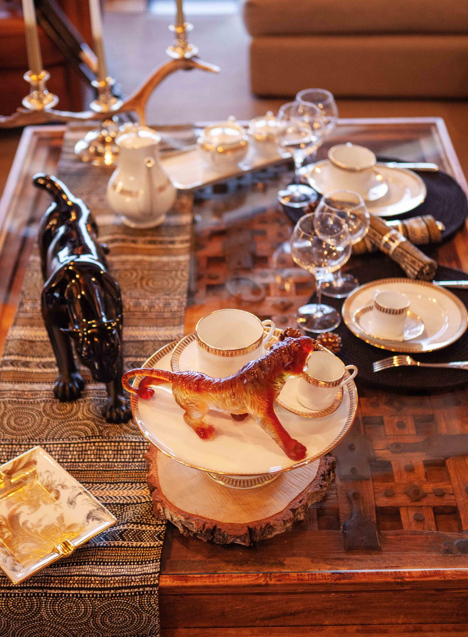 Plumes — Teacup And Saucer