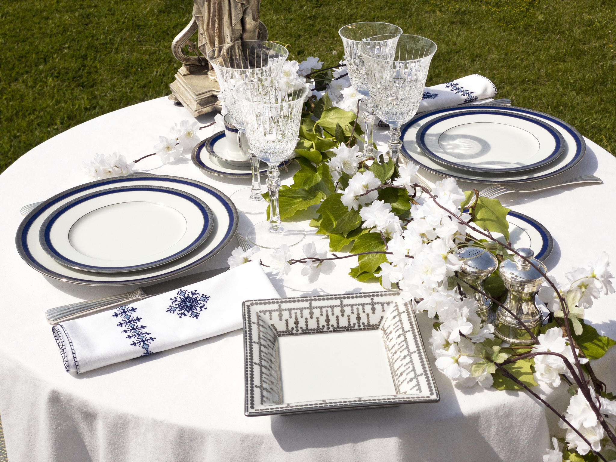 Tiara — Large Tray