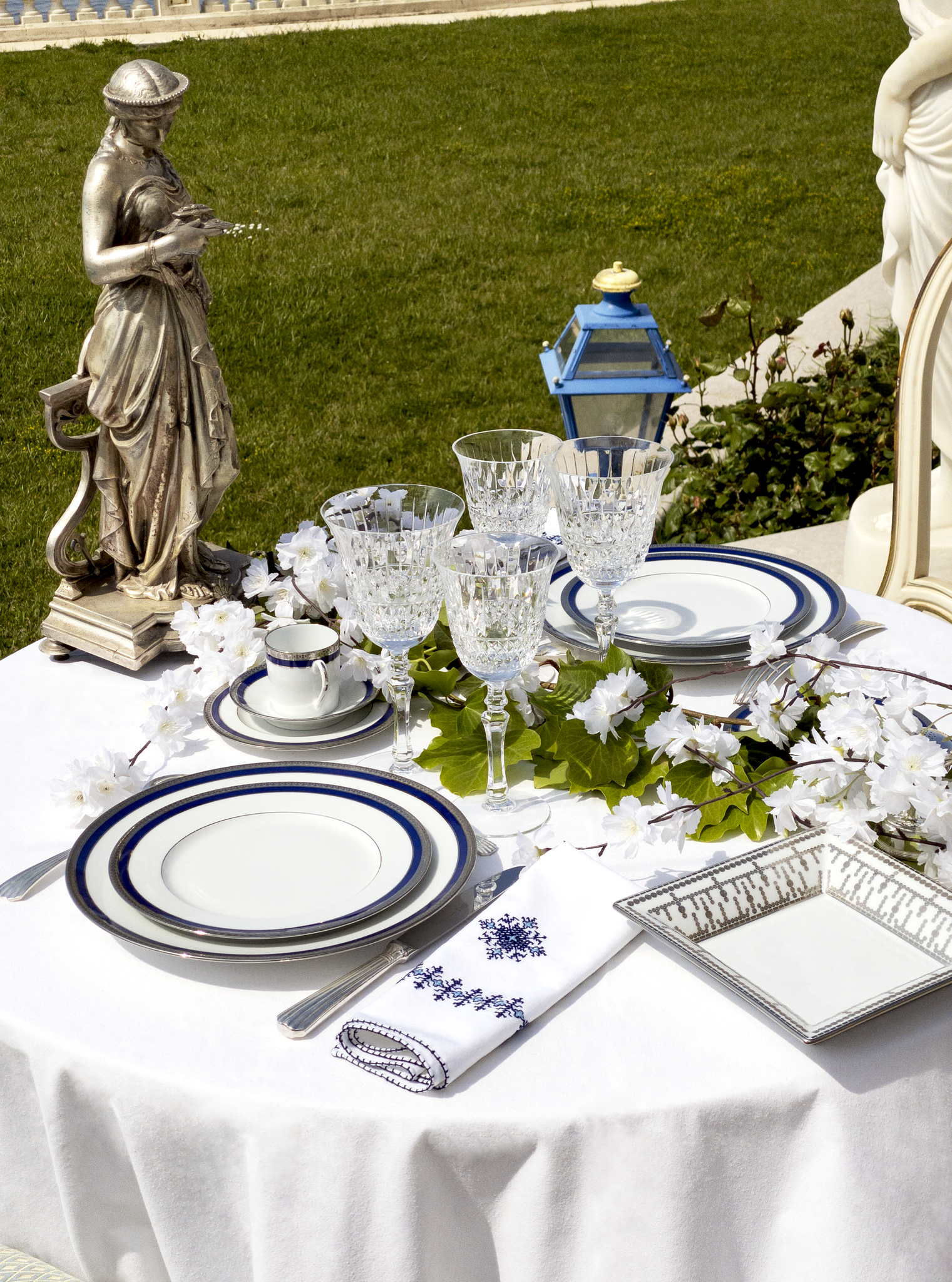 Tiara — Large Tray